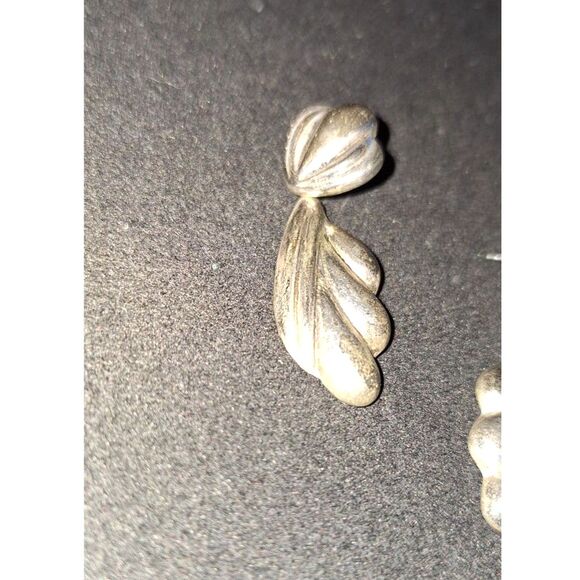 Vintage Swirled Dangle Pierced Earrings - Picture 5 of 8